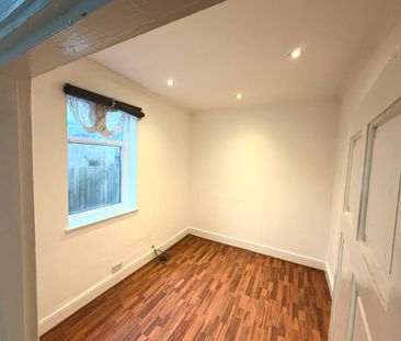 2 Bed Maisonette, Galpins Road, CR7 - Photo 3