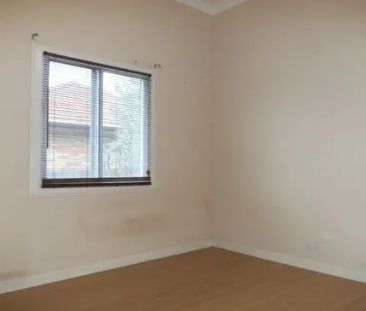 Spacious & Convenient Living - Photo 2