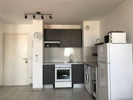 Location Appartement 2 pièces 43m² SETE 34200 - Photo 5