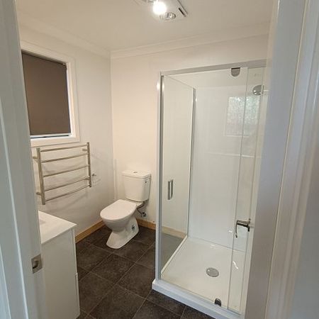 Newly renovated fully self-contained studio - Photo 4