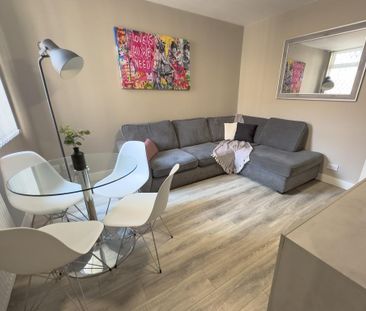 6 bedroom terraced house to rent - Photo 4