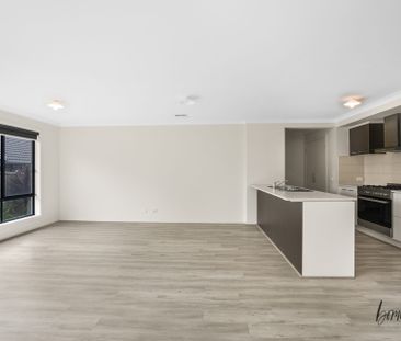 Spacious 3 Bedr - Photo 2