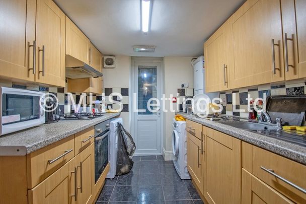 Room 6, 15 Regent Park Terrace, Leeds, LS6 2AX - Photo 1