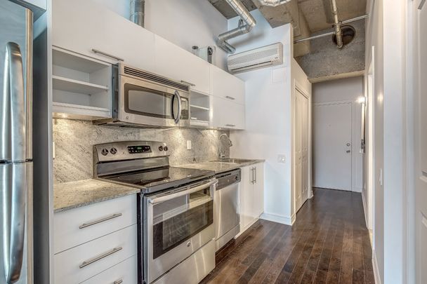 Condo for rent, Montréal (Ville-Marie) - Photo 1