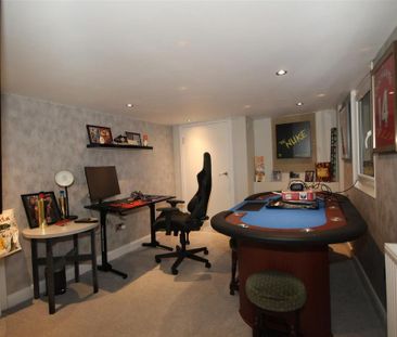 3 bedroom end of terrace house to rent - Photo 1