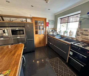 1 bedroom in a house share to rent - Photo 5