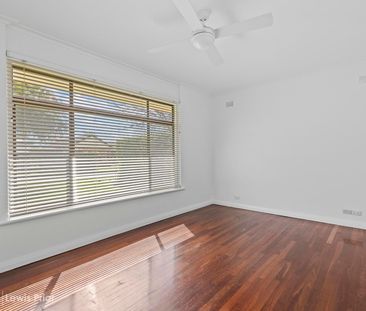 Located in Sought After Suburb - Neat & Tidy Family Home - Photo 5