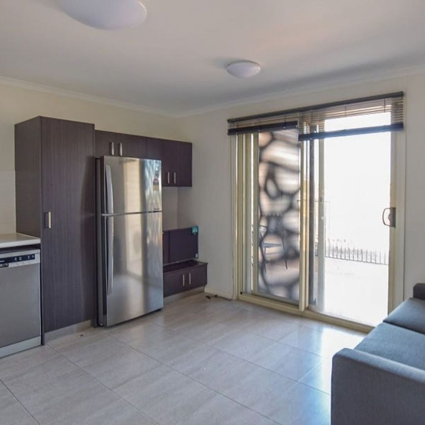 IDEAL WORKERS ACCOMMODATION - 2x2 Unfurnished - Photo 1