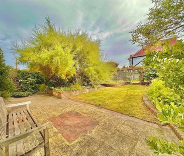 3 Bed Semi-Detached House, Robin Hood Way, SW15 - Photo 1