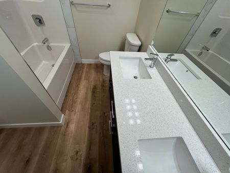 3 Bedroom Upper Unit in Kensington - Photo 3