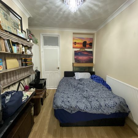 £800 PCM, All Bills and Wi-Fi Included, Furnished Ground Floor Double Room with En-Suite Bathroom in a Shared House in Amherst Street, Grangetown, Cardiff, CF11 7DR - Photo 4