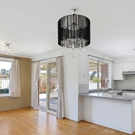 Cosy Family Home - Photo 3