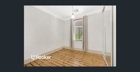 DELIGHTFUL 2 BEDROOM HOME WITH MODERN KITCHEN & BATHROOM! - Photo 4