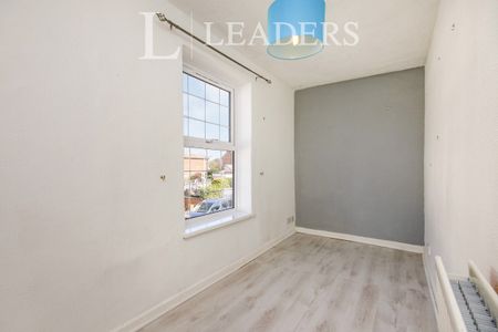 4 bedroom house to rent Bank Street, Cannock, Staffordshire, WS12 - Photo 2