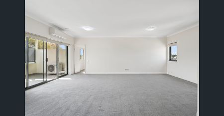 Stop Looking! - Photo 2