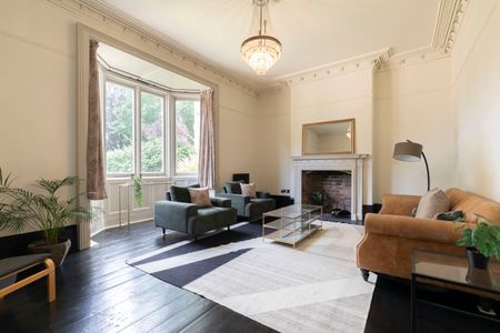 London Road, Cheltenham, Gloucestershire - Photo 4