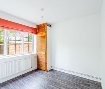 Available part-furnished from 27/05/2026 - Photo 3