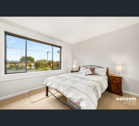 22 Montgomery Avenue, Mount Gambier, SA 5290 - Photo 4