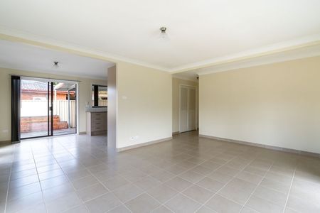 Family Home - Water Usage Included In Rent - Photo 3