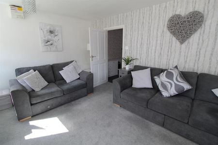 2 bedroom House To Let - Photo 2