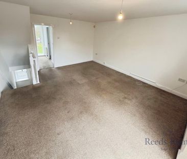 3 bedroom end of terrace house to rent - Photo 1