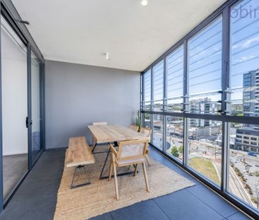 Spectacular Penthouse Level Apartment with Stunning Views to Merewe... - Photo 6