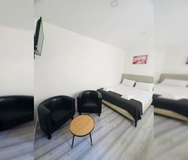 Cozy room in 6-bedroom apartment in Arroios, Lisbon - Photo 3