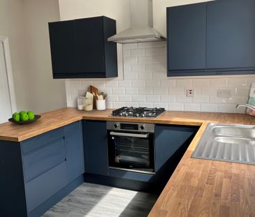 Oxford Street - Photo 6