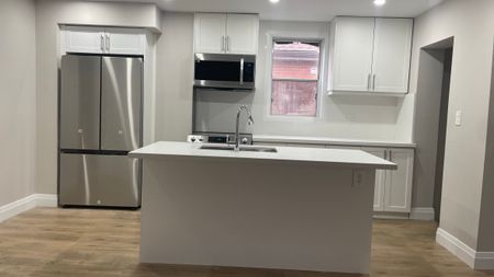 For Lease - 136 Edgemont Street, Hamilton, Ontario - Photo 4