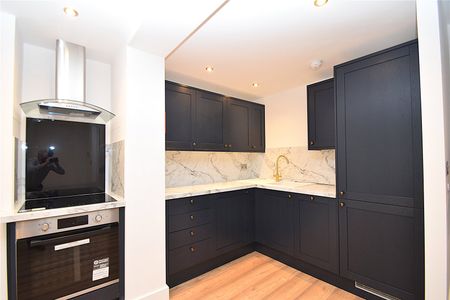 2 bed maisonette to rent in North Marine Road, Scarborough, YO12 - Photo 4