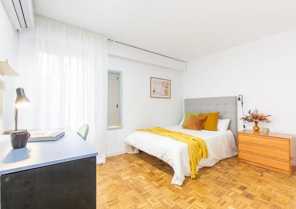 Calle del Pez Austral, Madrid, Community of Madrid 28007