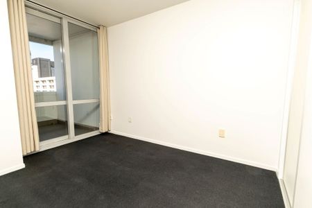 Sunny One Bedroom Apartment with Large Balcony - Photo 5