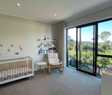 Stylish townhouse, stunning view and double garage - Photo 4