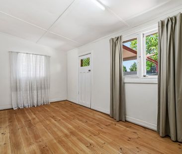 Charming Updated Character Home in the Heart of Torrensville - Photo 2