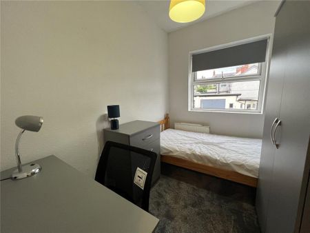 4 bedroom terraced house to rent - Photo 3