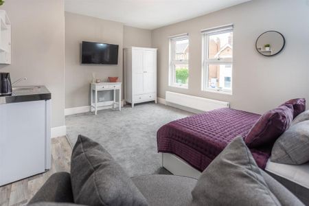 1 bedroom in a house share to rent - Photo 5