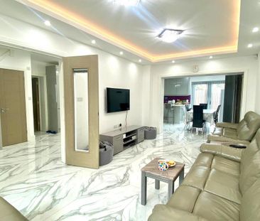 5 bedroom semi-detached house to rent - Photo 1