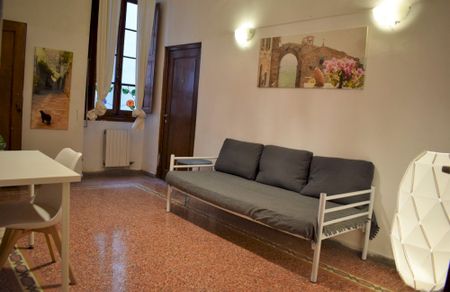 Bright and cozy private room in the city center of Florence - Photo 5