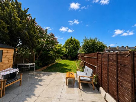 3 Bedroom House - Terraced To Let - Photo 5