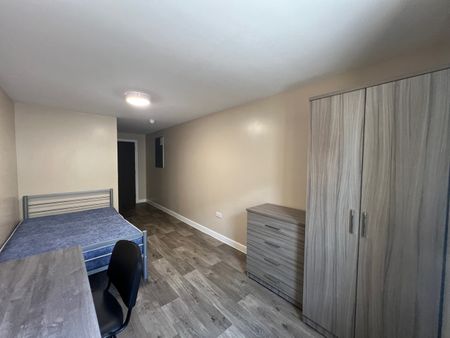 6 Bed Flat, Stokes Croft, BS1 - Photo 4