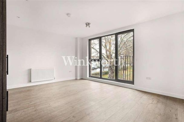 Frobisher Road, London, N8 - Photo 1