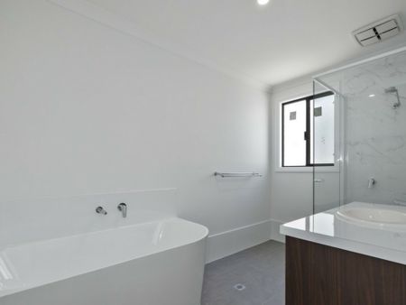 Modern 4x2 home in Quinns Rocks - Photo 4