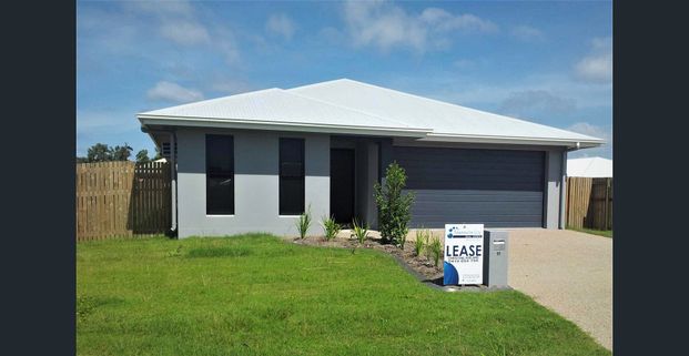 Charming 4-Bedroom Home - Perfect for Family Living in Mount Low - Photo 1