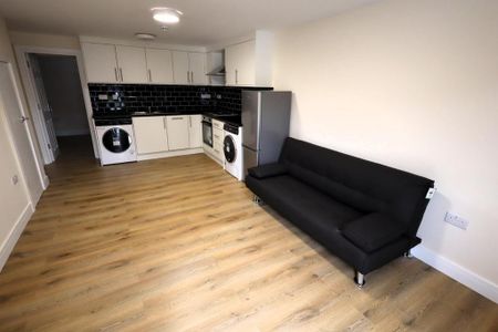 1 bedroom flat to rent - Photo 4