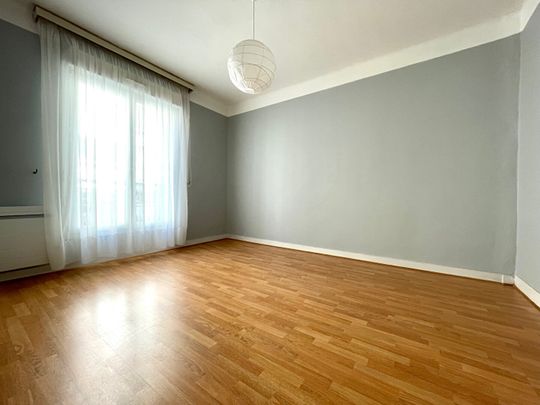 T5 AVEC GARAGE - RUE D'AIGUILLON - 100 m² - Photo 1