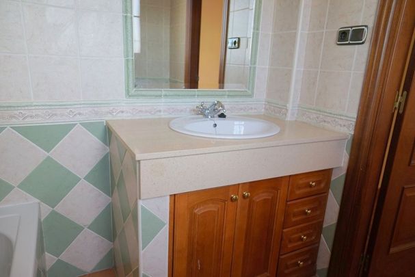 Luxury 4 room Detached House for rent in Alhaurín el Grande, Andalusia - Photo 1