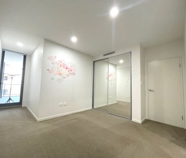 2 Bedroom Apartment!!! Luxury Living!!! - Photo 6