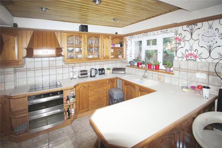 2 bedroom semi-detached house to rent - Photo 5