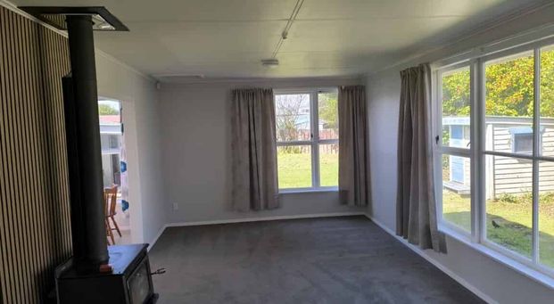 Family Home Available For Christmas! - Photo 1