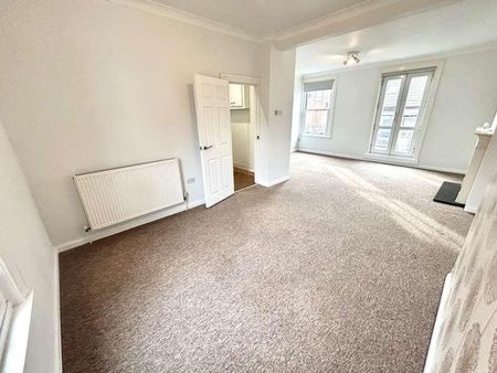 Russell Road, Felixstowe, IP11 - Photo 2